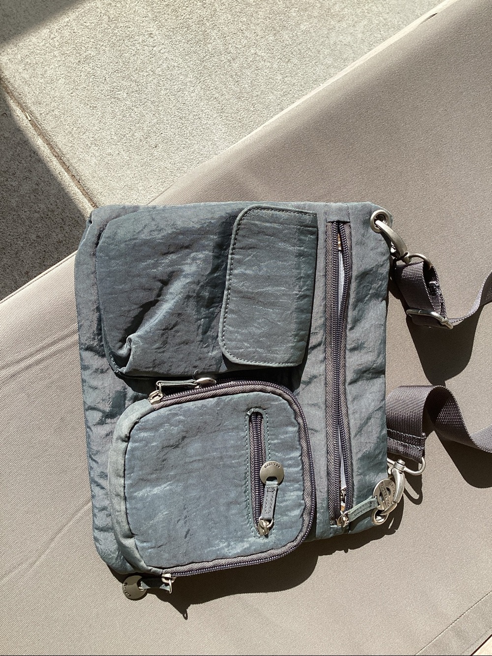 Travelon gray Crossbody Organizer Bag - Picture 5 of 6